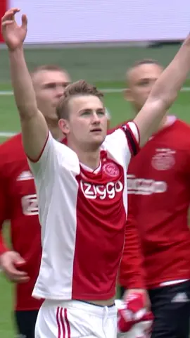 POV: on the 12th of May 2019, #Ajax became unofficially Eredivisie champions. The scenes after the final whistle were unforgettable. 🥰