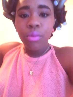 Lipstick popping 😂😋😛