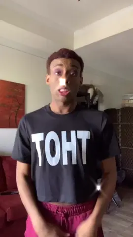 Dc: @calegoes #poseathome #InTheHouseparty #gay #lgbt #foryou #EatEmUp #yearbook2020 #TossYourCap