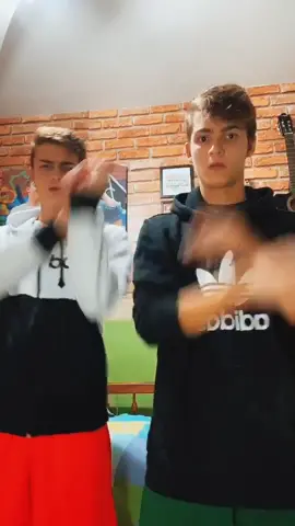 Splaash 🤪 #foryou #geraçãotiktok #tiktokbrasil #4you #pov #irmaosgemeos
