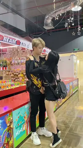 Chơi dơ để thử phản ứng của các tiktoker 🤣