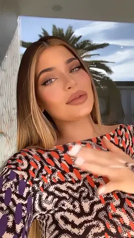 @kylieskin is celebrating its 1 year anniversary by launching in Europe at Douglas! Shop online on May 22 #KylieXDouglas
