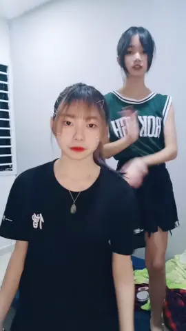 全场不笑的我✨😂舞痴上线啦啦 又是跟他@wl_0226 两个人狂拍 #推荐推荐