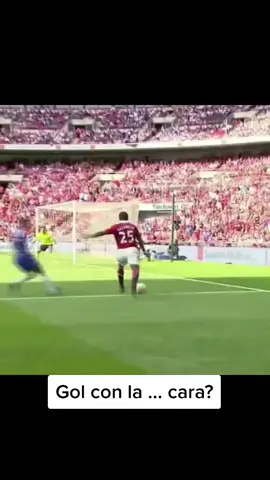 Gol con la cara del chicharito. Etiqueta a tu amigo que siempre tiene suerte. #parati