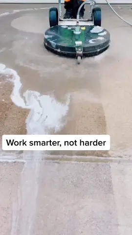 Checkout the rig at the end though🤤 #pressurewashing #satisfying #oddlysatisfying #worklife #foru #fyp #country #construction #bluecollar #4u