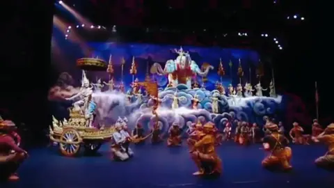 Khon is a dance drama genre from Thailand. Khon has been performed since the Ayutthaya kingdom #khon #thai #thailand #ดนตรีไทย #โขน  #ไทย