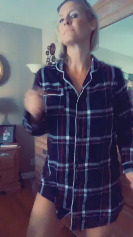 So now I do Tik toks in jammies apparently🤦‍♀️. #thedropchallange #thedrop #momclub #momsofquarantine #AlmondWalk