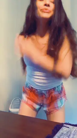 🔸exactly what summer in quarantine will look like - messy hair 🙅🏽‍♀️ & don’t care! #inyourface #fyp #fypage #youngstunna #calegoes #MomsofTikTok