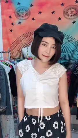 มาอุดหนุนเสื้อผ้ามือสองเค้าได้น้า 😘🥰 FB:Tuckie charoenwong
