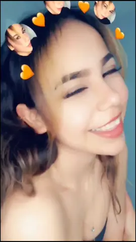 niña bonitha😍