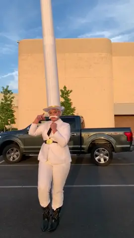 Sunday Funday with Doug Dimmadome. Filmed by: @christinacaporicci #mdw #dougdimmadome #indoorlooks #inyourface #foryoupage #fyp #macysprom #minivlog