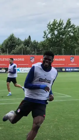 Correa, Saviç y @thomasteyepartey , el triangulo que da más show que Jordan, Pippen & Rodman 😂 #tiktokedeportes #aúpaatleti
