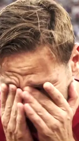 3 yıl önce bugün, büyük kaptan yeşil sahalara veda etti. #demarke #tarih #totti #legend #football #futbol #emotional