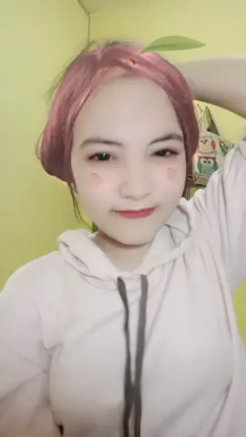 jadi berantakan rambut nyaa  🙈