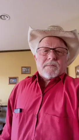 Business owner in Santa Monica does it right! #westtexas #oldmen #over60 #texas #2ndamendment