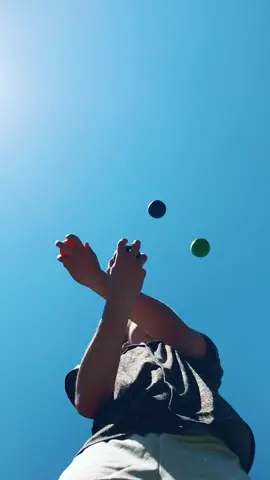 This is so satisfying🤯 #satisfying #juggling #pov #balls #duoavo