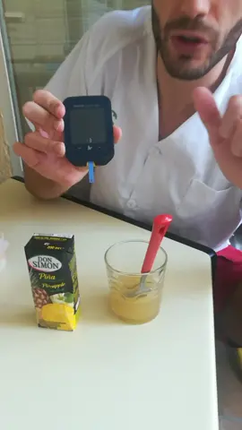 Medimos el azúcar en un zumo de piña ! 😉😉 #nutricion #deporte #diabetes #azucar #enfermera