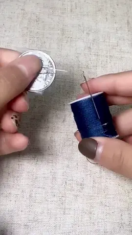 Useful tips to tread a needle.🤗#LifeHack #lifetips #fyp