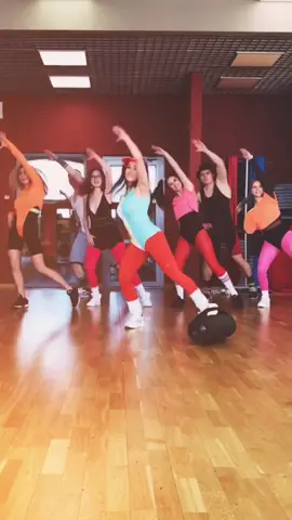 🤩🕺🏽💃🏼💪🏽 Aerobics Team • Back to the 80’s ⚡️⚡️⚡️#flashdancechallenge #flashdance #Fitness #aerobic #maniacchallange #80schallenge  #80s #tiktok