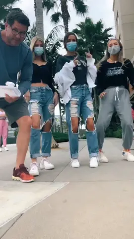 👁👄👁