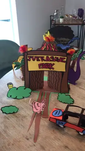I needed a break cuz was overwhelmed...this is what happened #hiddentalents #jurassicpark #DIY #upcycling #artskills #dinoday #fyp #foryou #foryoupage