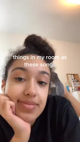 since y’all want a room tour so badly 🙈😹😹