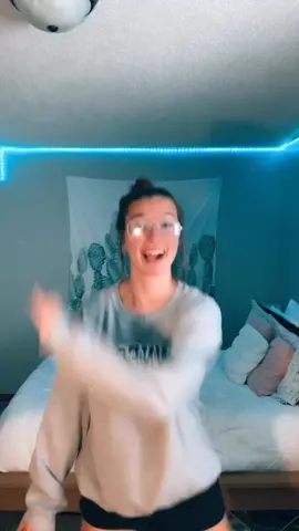 hi mom ❤️ FOLLOW @averyy_00 @its.amelia1 @megwolanske thank you for the gifts on my live! #fyp #viral #foryou