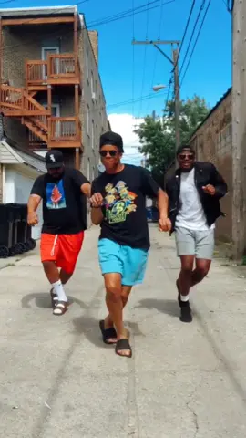 the sun is out so you know we had to hit y’all with them good vibes @drejosiah_ #electricslide #fyp #Summer