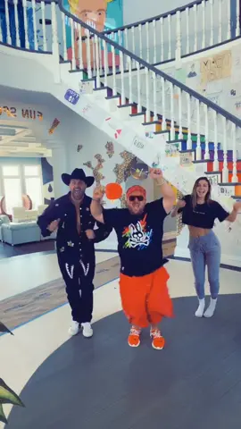 I’m the king of the Cuban beat w/ @ognicky ￼@abbywetherington