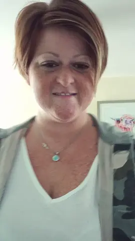 have a giggle #laxed  #cooltune  #gaygirl  #over35  #dance  #shakethehips  #cameoutat32