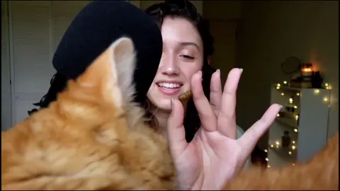 treat smacking! 🐱 New video link in bio #asmr #foryoupage #sleep #asmrtingles #catsoftiktok #catsounds #catvideos #asmrvideo