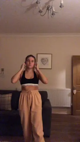 yes i look moody but i’m gonna keep doing this dance until i get some clout on it #fyp #foryoupage #foryou #nickiminaj @lil_frostee