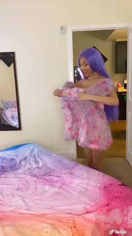 Magical clothes transition.. 😱🦄 Follow for a Behind the Scenes/Tutorial.. 🤫✨ #fashion #unicorn #transition #queenstaralien