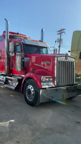 Back on Point !! Check out this W900L that came through for a Full Detail and Polish #largecar #kenworth #w900 #sweet #detailing #bigtruckdetail