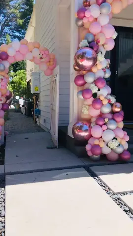 Rosegold Balloon Decor 💖 #SupportSmallBiz #balloons #balloonsdecoration #DIY #tiktokdiy #tiktokdancetutorials #tiktokmusic #floydgeorge #blm