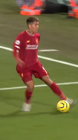 That no-look Bobby assist 👀❌ Derby day 🔜 #LFC #fyp #sport #skill #foryoupage #tricks #football #PremierLeague #liverpool #Firmino #trending