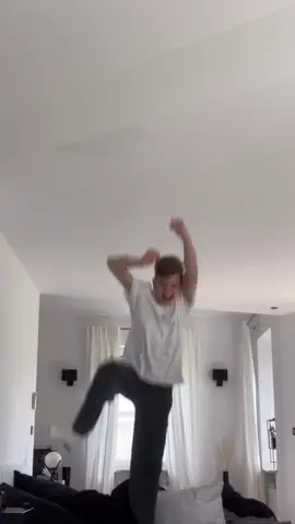 moja książka w każdym mieście!😍😱 chcecie wiedzieć gdzie ją znajdziecie?? zobaczcie na stories!😍 I G : dominikrupinski 😱