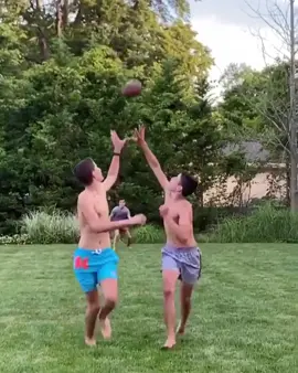 Teamwork makes the dream work #football #teamwork #bffs (via efranco45/IG)