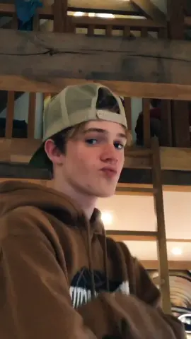 stole connors hat