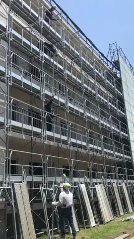 Giàn giáo Nhật Bản. Cố lên các kohai của Tôi. Dù Tôi và bạn  khác đất nước nhưng chúng ta đều cố gắng vì đồng tiền 💪🏻💪🏻💪🏻 @ikomangcirijulian