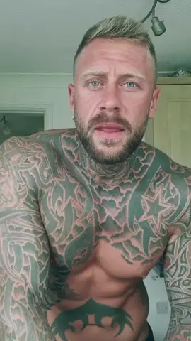 #heartofgold #lookatyou #lipsink #singing #beautiful #eyes #wink #smile #tattoes #fyp #foryourpage #tattoe #tiktok #beards