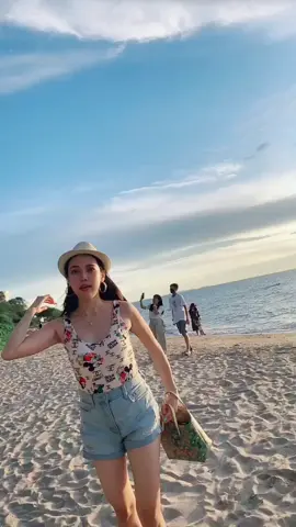 Relax Time 🧡🌴🌊👙👒 #pattaya #ร่างกายต้องการทะเล #capedara
