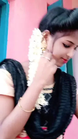 my fav gaana song..😘😍un mugamum oru Vella roja... #seenu_bujii #sh_couple #foryou #haripriya_bujima #omr_ponnu😇 #foryou #gaana_girl