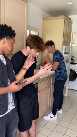 The way Nathan threw the fake finger at the end 🤣 #prank @keemokazi @nathandavisjrndj