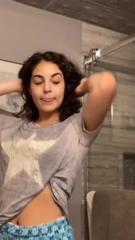 Don’t mind me I look bummy but my new dance let’s blow it up y’all #getmeviral #MiracleCurlsChallenge #SNOOZZZAPALOOZA #fyp #dance try it out ❤️😊🥰