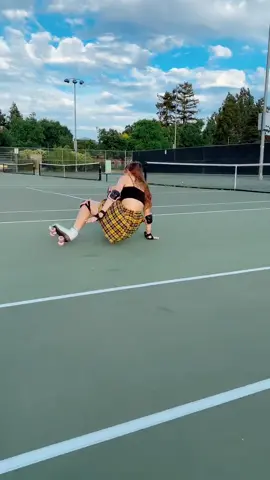 had to do a compilation of fails for y’all, don’t forget falling is part of the process!! #rollerskate #rollerskating #rollerskategirl #skatingfail