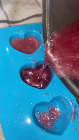 Wax pouring 🤤 Inspired for Flower Bomb 💗 #fyp #waxmelts #wax #melts #candles #pouring #satisfying