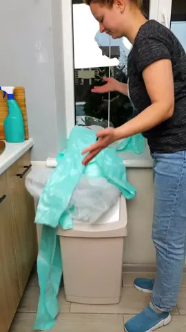 #FamilyThings and less mess in the kitchen 👆🏻 #LearnOnTikTok #TikTokPartner #recycle