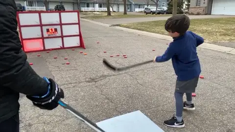 No better feeling in the world than seeing someone work to succeed🚨🚨🚨 #hockeylove #hockeykid #hockeyfun @knockoutnet #hockeyplay #foryou #smilebig