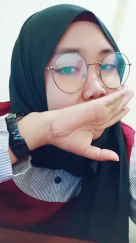 nih bibir kyk hbis di lulurin cabe😂#foryoupage #samasamabelajar #fypシ #viral